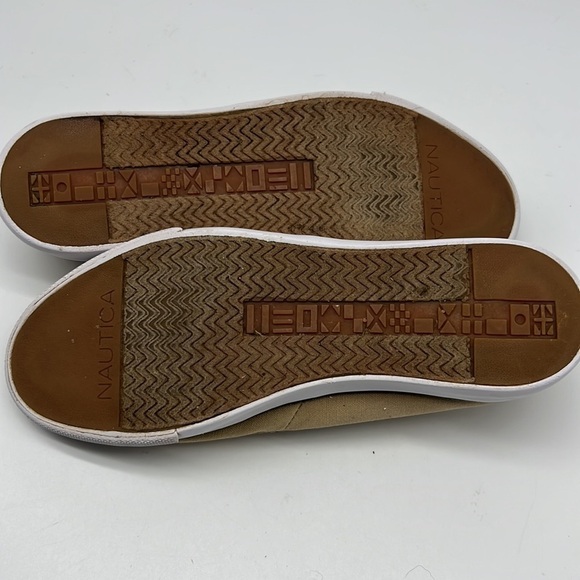 Nautica Tan and Navy Slip on Boat Shoes size 6.5 - Picture 6 of 8